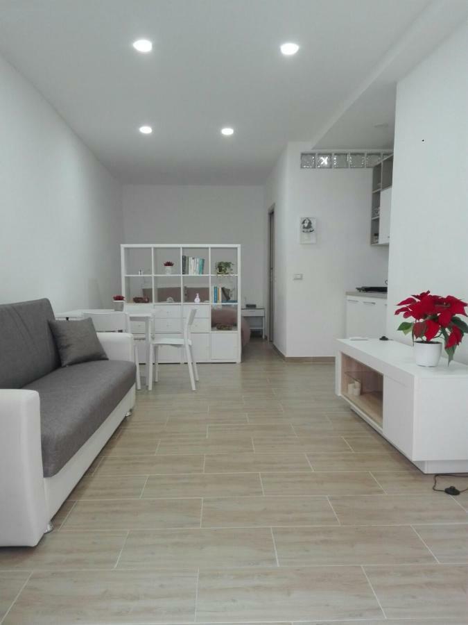 Al Centro Di Cagliari Appartement Buitenkant foto